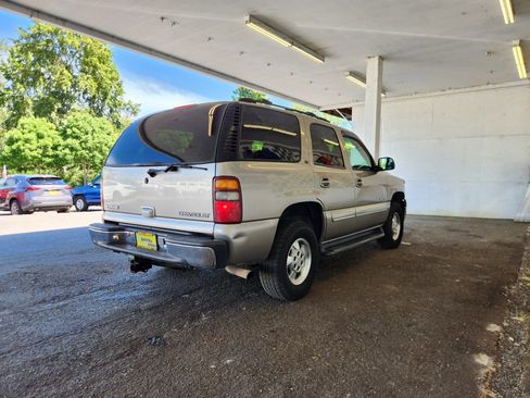 Used 2001 Chevrolet Tahoe LT w/ LT Preferred Equipment Group AWD/4WD image 3