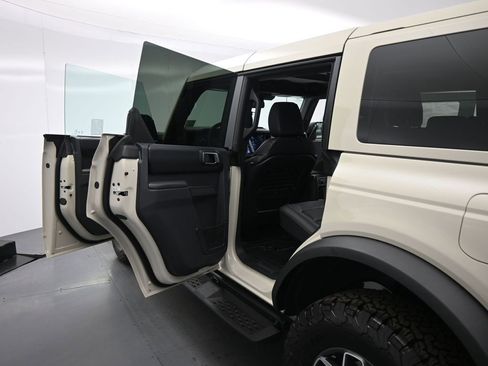 New 2025 Ford Bronco Badlands image 18