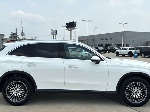 Used 2024 Mercedes-Benz GLC 300 4MATIC image 6