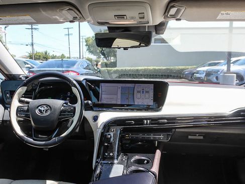 Used 2021 Toyota Mirai RWD image 17
