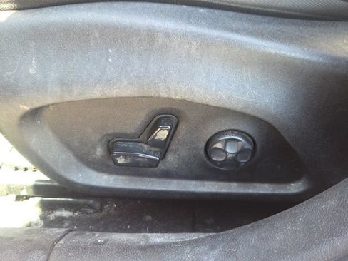 Used 2020 Jeep Renegade Altitude w/ UConnect 8.4 Nav Group FWD image 22