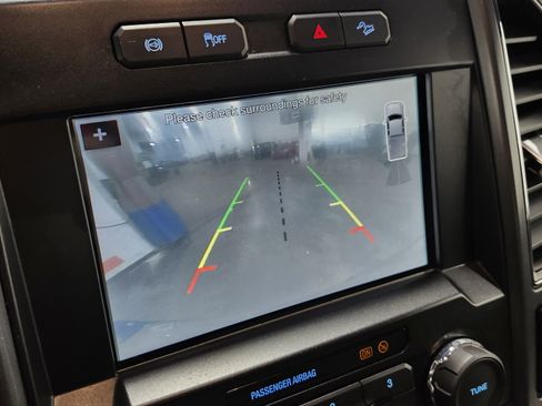 Used 2019 Ford F350 XLT w/ XLT Premium Package image 4