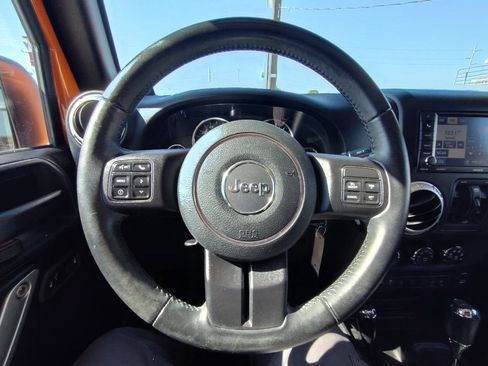 Used 2012 Jeep Wrangler Unlimited Sahara w/ Connectivity Group AWD/4WD image 21