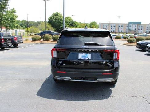 New 2026 Ford Explorer Active RWD image 11