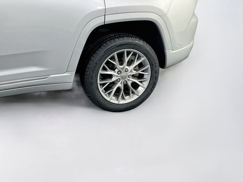 Used 2022 Jeep Grand Cherokee Summit w/ Adv Protech Group IV AWD/4WD image 31