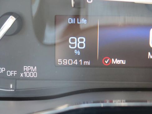 Used 2018 Cadillac XT5 Luxury w/ Driver Awareness Package FWD image 14