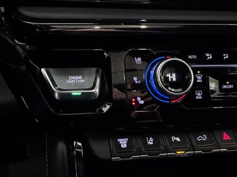 Certified 2024 GMC Sierra 2500 AT4X w/ AT4X AEV Edition image 24