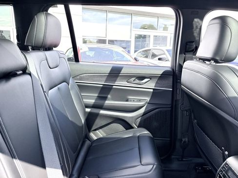 New 2025 Jeep Grand Cherokee L Limited image 21