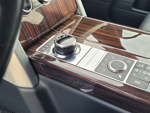 Used 2017 Land Rover Range Rover HSE image 21