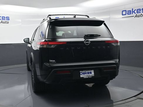 Used 2022 Nissan Pathfinder SV w/ SV Black Package FWD image 6