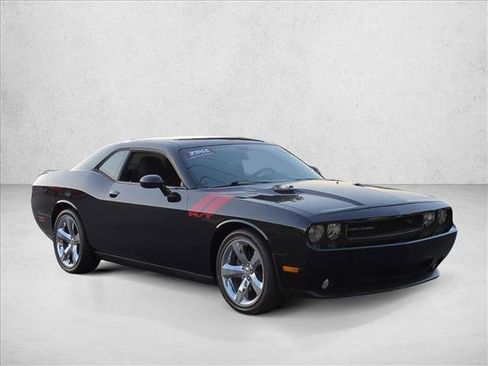 Used 2013 Dodge Challenger R/T RWD image 3