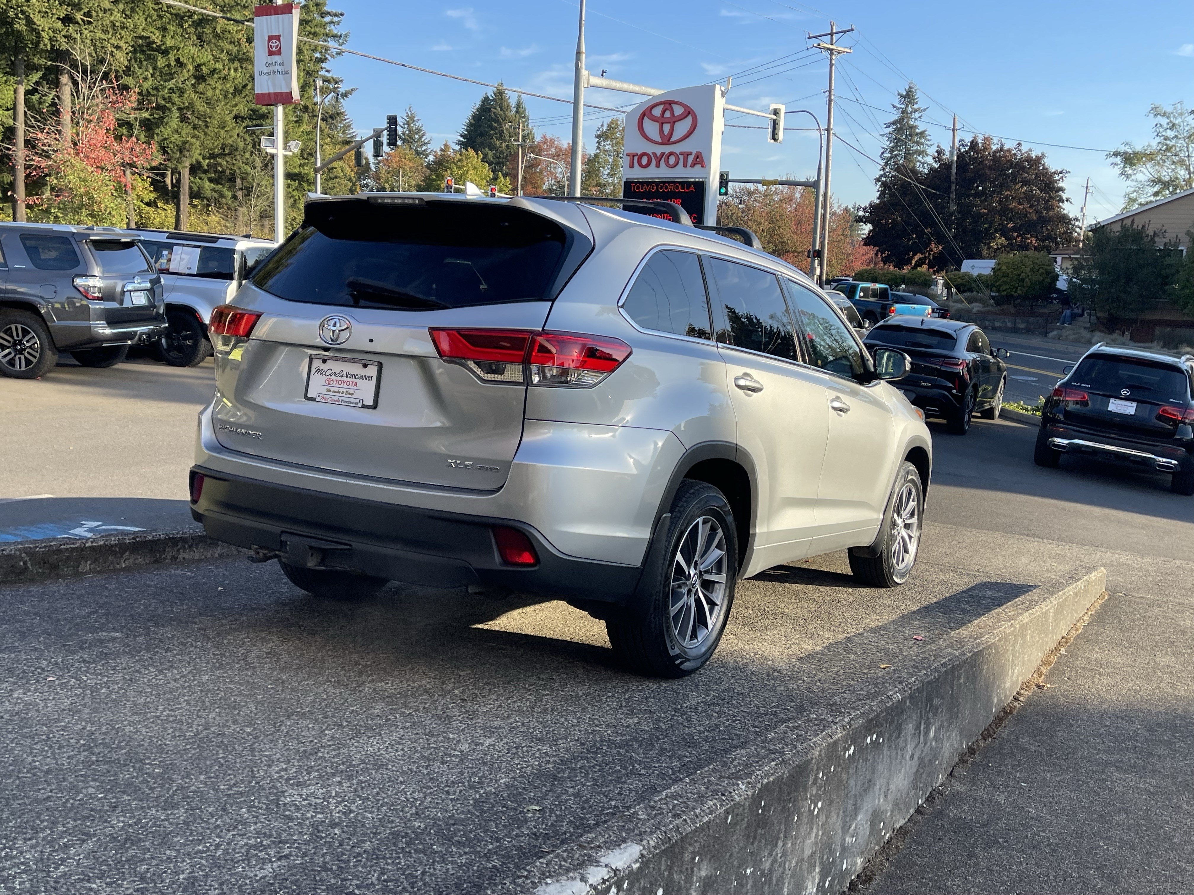 Certified 2018 Toyota Highlander XLE AWD/4WD image 8