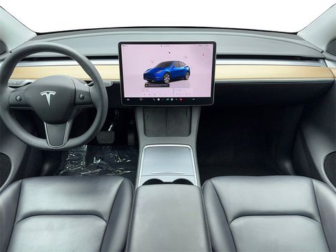 Used 2023 Tesla Model Y 2WD image 16