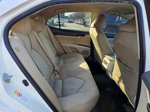 Used 2018 Toyota Camry LE image 16