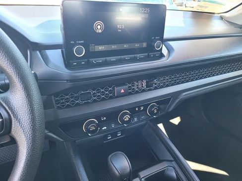 Certified 2025 Honda Accord LX image 22