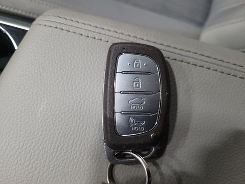 Used 2019 Hyundai Sonata Plug-In Hybrid image 32