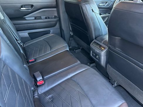 Certified 2024 Nissan Pathfinder Platinum w/ Cargo Package FWD image 19