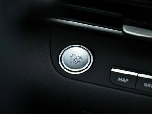 New 2026 Hyundai Elantra Limited FWD image 12