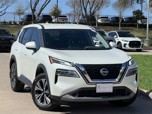 Certified 2023 Nissan Rogue SV image 2