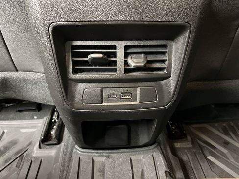 Used 2023 GMC Canyon AT4 w/ AT4 Premium Package AWD/4WD image 15