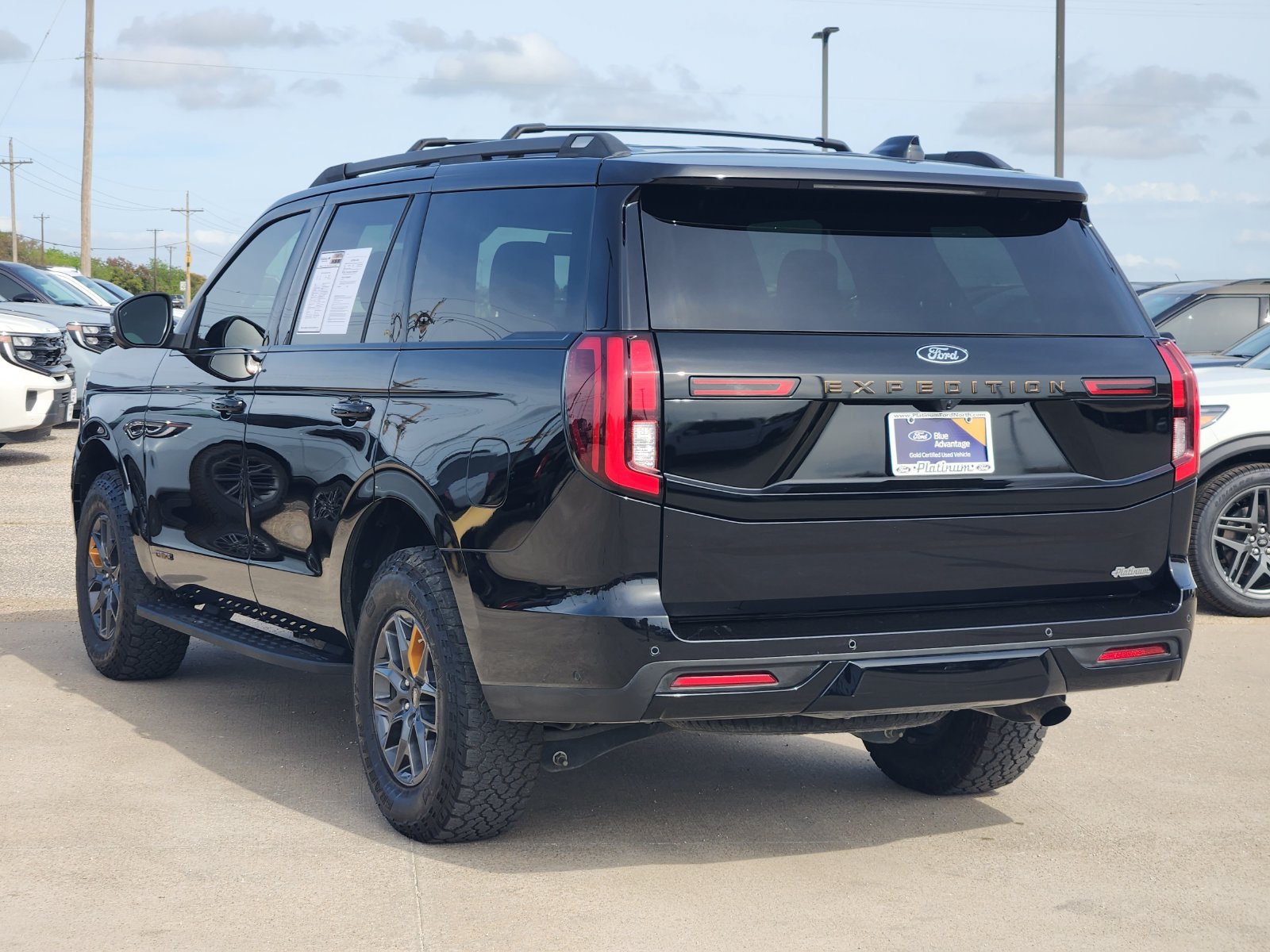Used 2025 Ford Expedition Tremor AWD/4WD image 4