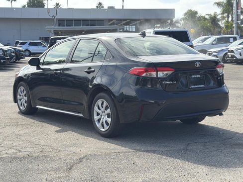 Used 2022 Toyota Corolla LE image 5