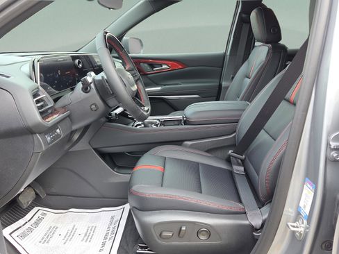 New 2026 Chevrolet Traverse RS w/ LPO, Floor Liner Package image 11