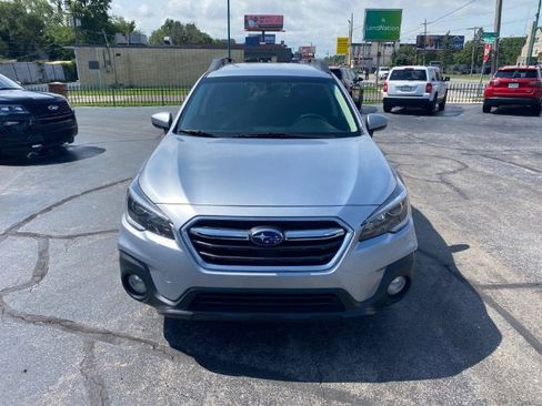 Used 2019 Subaru Outback 2.5i Premium image 2