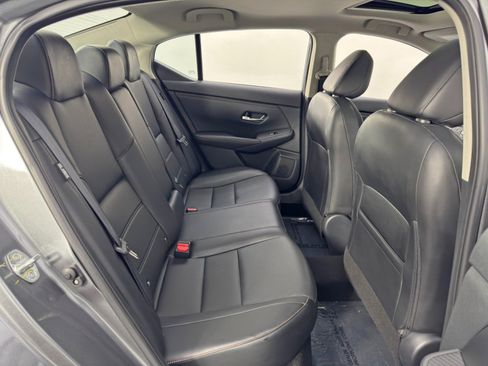 Used 2023 Nissan Sentra SR w/ SR Premium Package FWD image 35
