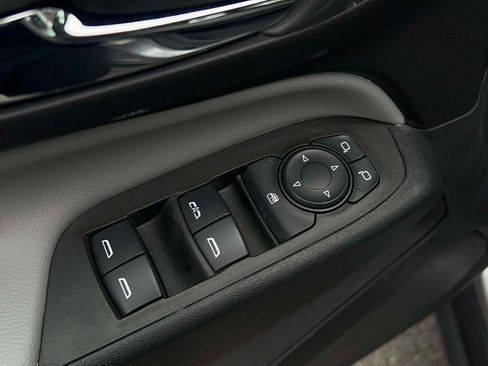 Used 2024 Chevrolet Equinox LS FWD image 22