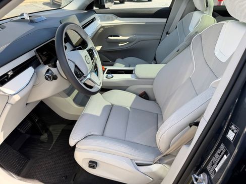 Used 2025 Volvo EX90 Ultra AWD/4WD image 3