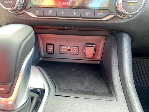 New 2025 Nissan Sentra SR image 13