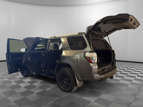Used 2016 Toyota 4Runner TRD Pro AWD/4WD image 10