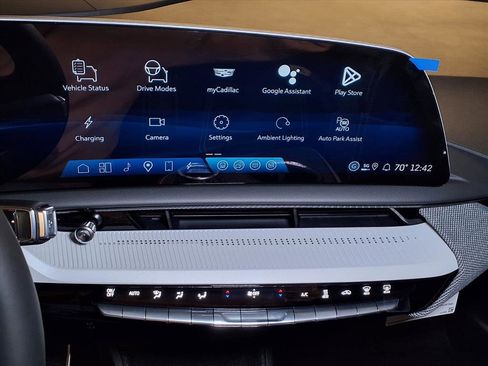 New 2026 Cadillac Optiq Sport 1 image 18