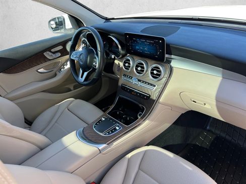 Used 2021 Mercedes-Benz GLC 300 4MATIC image 28