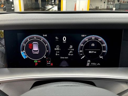 New 2026 Volkswagen Tiguan SE image 25