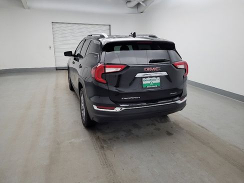 Used 2024 GMC Terrain SLT image 6