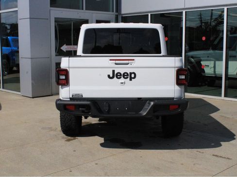 Certified 2023 Jeep Gladiator Overland AWD/4WD image 7