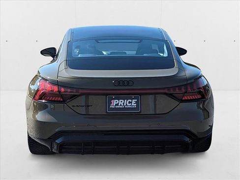 Used 2022 Audi e-tron GT Prestige image 7