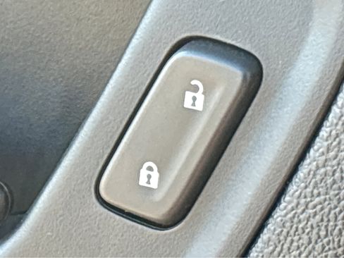 Used 2021 Chevrolet Colorado W/T w/ Custom Special Edition image 32