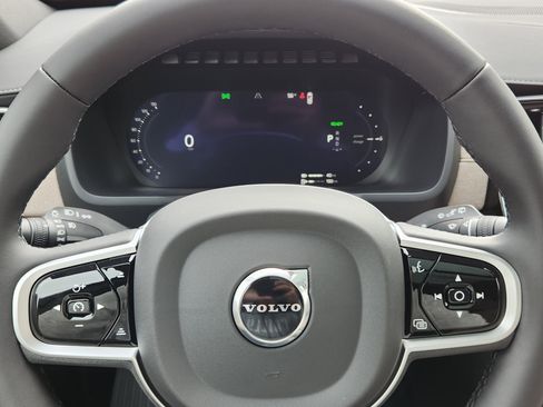 New 2026 Volvo XC90 T8 Plus w/ Protection Package Premier image 9