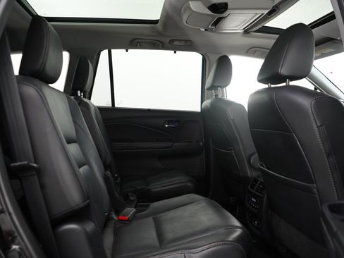 Used 2019 Honda Pilot Elite image 12