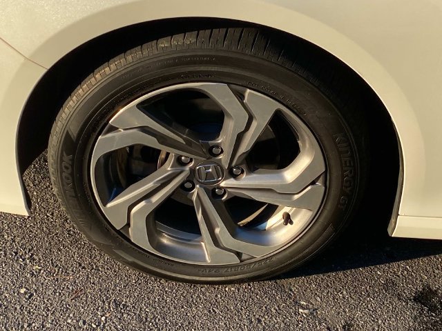 Used 2019 Honda Accord EX image 5