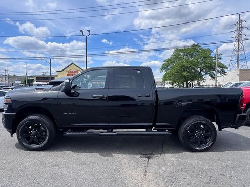 Used 2025 RAM 2500 Big Horn AWD/4WD image 4