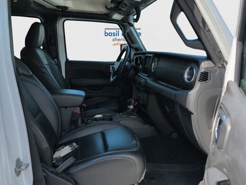 Used 2023 Jeep Wrangler Sahara w/ Cold Weather Group image 22