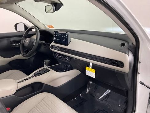 Used 2027 Honda HR-V LX image 25