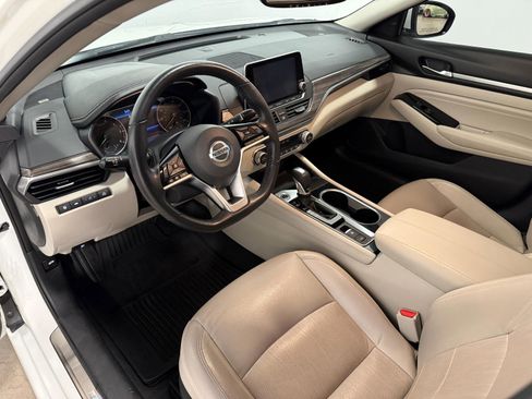 Used 2021 Nissan Altima 2.5 Platinum AWD/4WD image 11