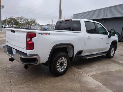 Used 2025 Chevrolet Silverado 2500 LT w/ Convenience Package image 4