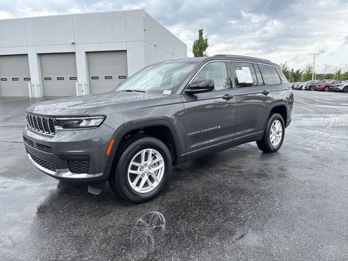 Used 2023 Jeep Grand Cherokee L Laredo AWD/4WD image 5