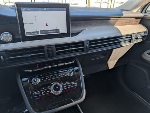 Used 2021 Lincoln Corsair Reserve image 29